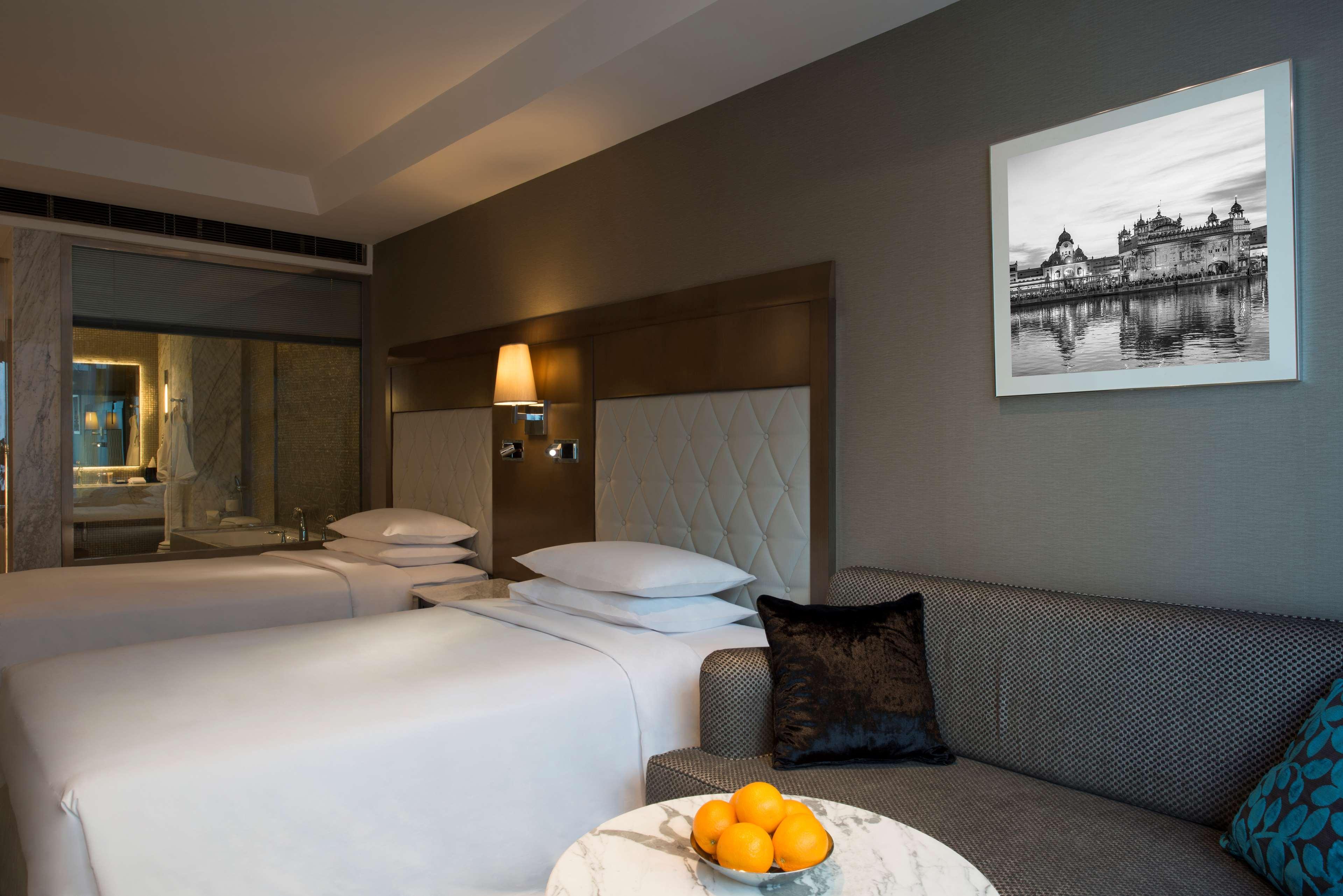 Hyatt Regency Ludhiana Hotell Exteriör bild